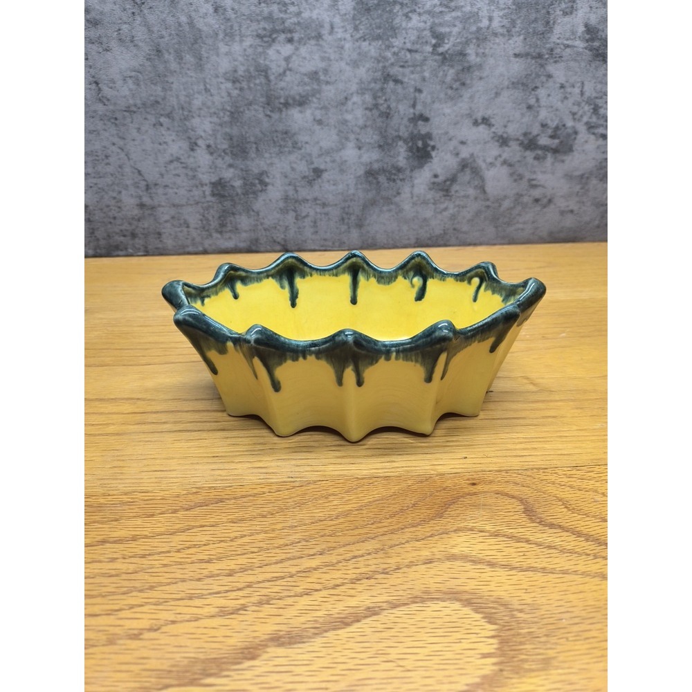VTG McCoy Pottery Ripple Ware 1950 Mid Century Yellow Green Drip Art Planter